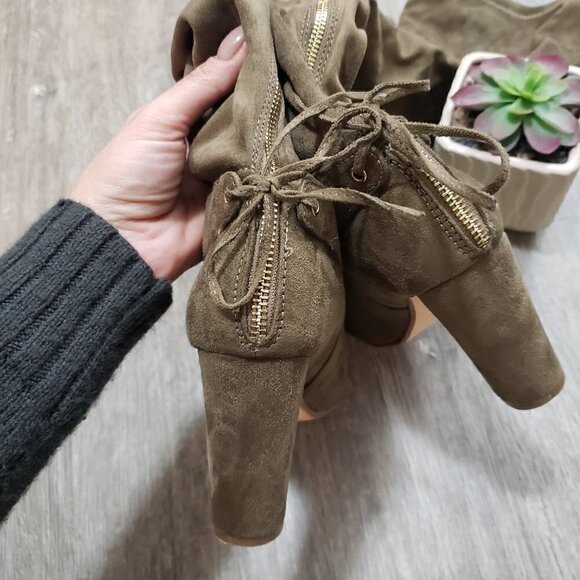 Shoedazzle Faux Suede Over The Knee Heeled Boots Sz 9 Taupe - Picture 4 of 9